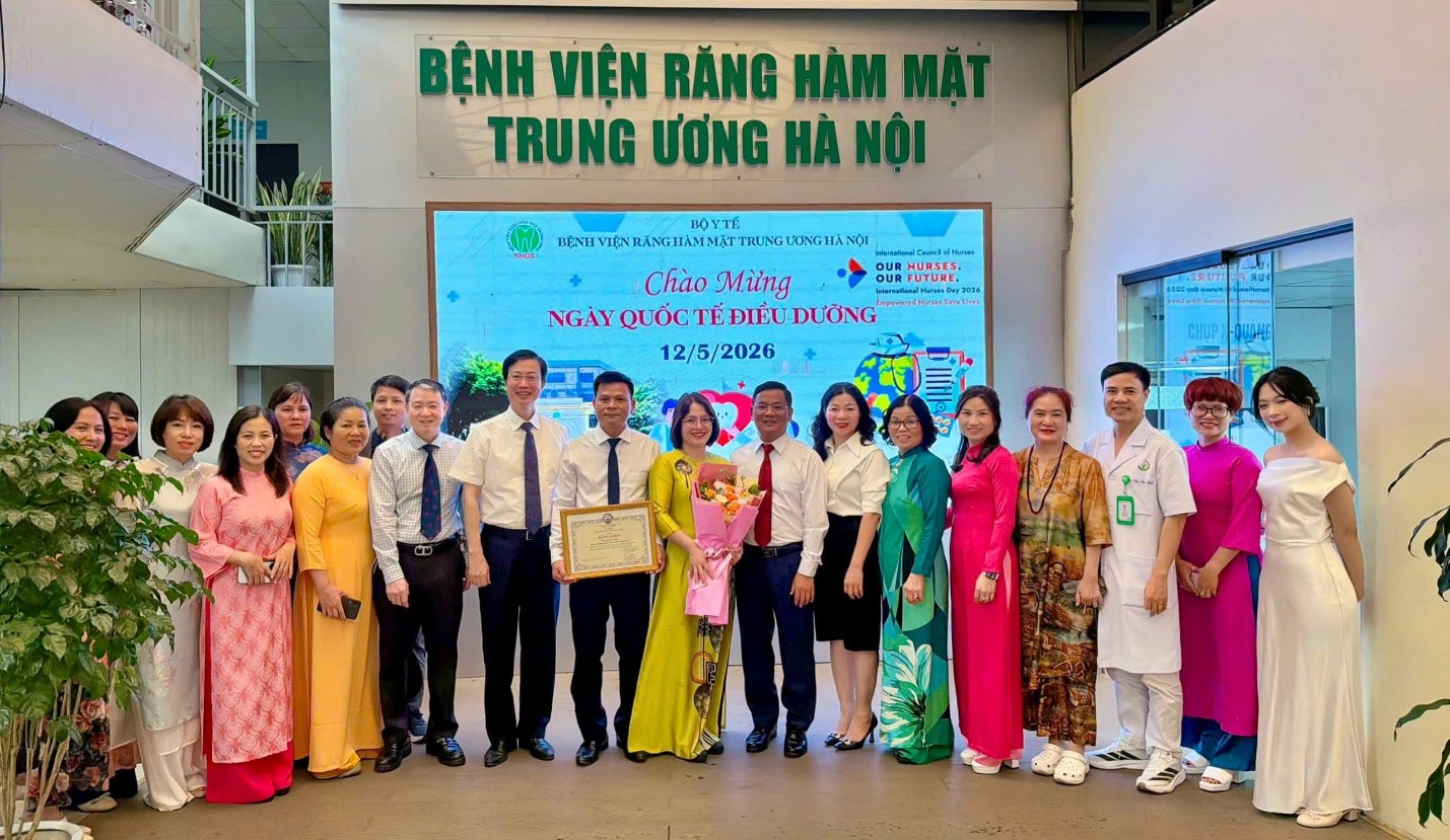 BỆNH VIỆN RĂNG HÀM MẶT TRUNG ƯƠNG HÀ NỘI TỔ CHỨC LỄ KỶ NIỆM 61 NĂM NGÀY QUỐC TẾ ĐIỀU DƯỠNG